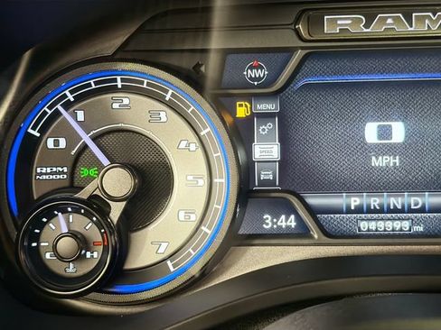Used 2022 RAM 1500 Limited w/ Body-Colour Bumper Group AWD/4WD image 13