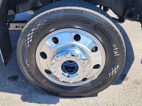 New 2026 Ford F550 4x4 Crew Cab image 10