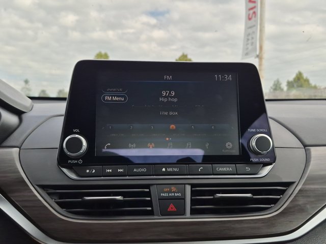 Used 2025 Nissan Altima 2.5 SV AWD/4WD image 15