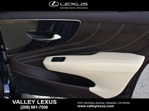Used 2018 Lexus LS 500h w/ Luxury Package RWD image 21
