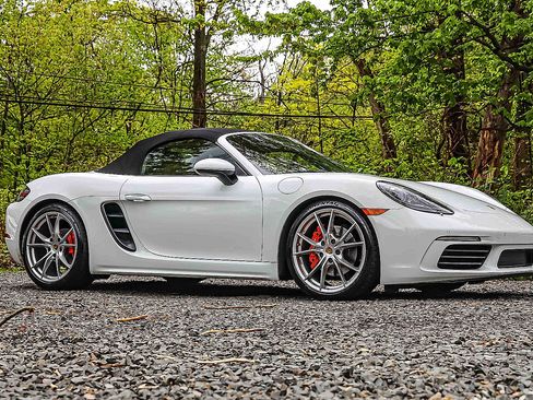 Used 2017 Porsche 718 Boxster S RWD image 22