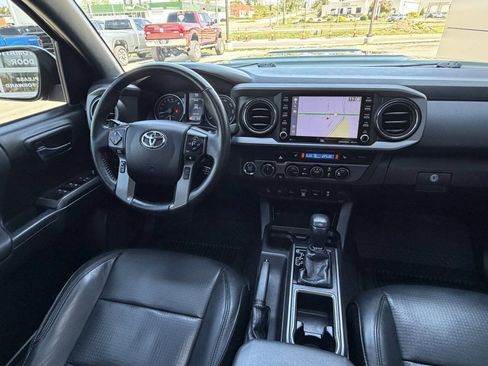 Used 2021 Toyota Tacoma TRD Sport w/ TRD Premium Sport Package AWD/4WD image 25