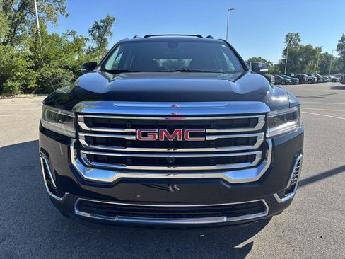 Used 2023 GMC Acadia SLT w/ Technology Package AWD/4WD image 10