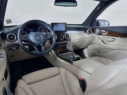 Used 2017 Mercedes-Benz GLC 300 4MATIC image 28