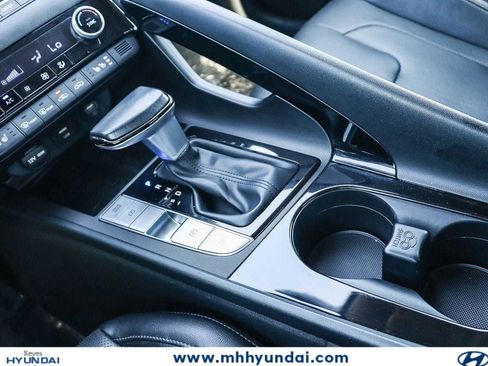 Certified 2023 Hyundai Elantra Limited FWD image 22