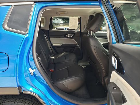 Used 2022 Jeep Compass Limited AWD/4WD image 17