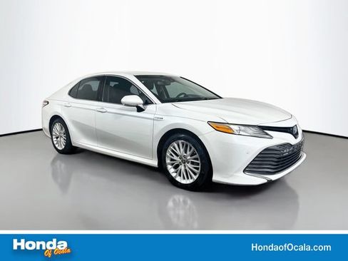 Used 2018 Toyota Camry XLE FWD image 1