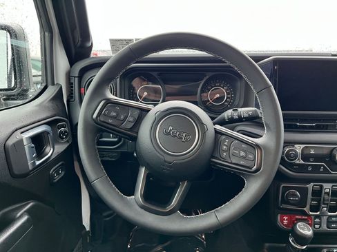 Used 2025 Jeep Wrangler Unlimited Rubicon image 27