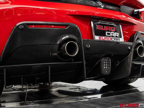 Used 2019 Ferrari 488 Pista Coupe RWD image 27