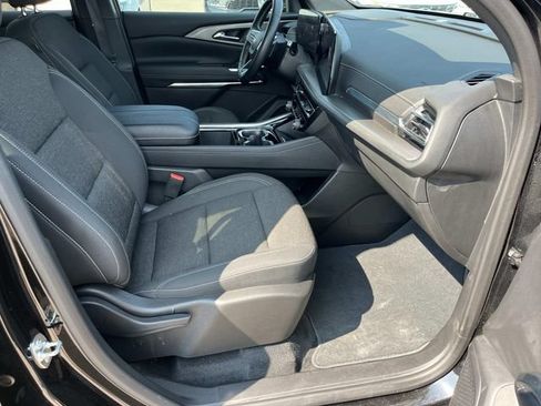 Certified 2025 Chevrolet Traverse LT FWD image 26
