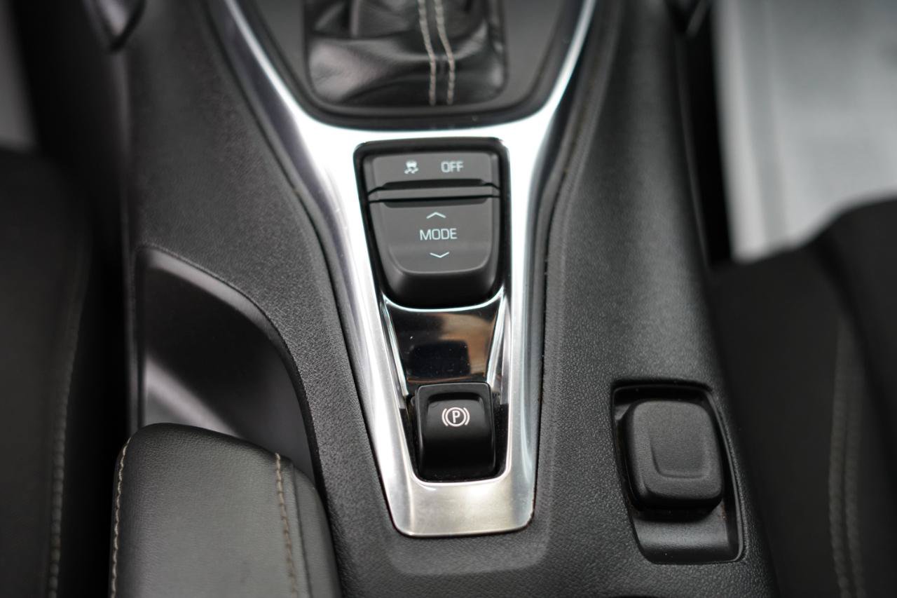 Used 2020 Chevrolet Camaro LT RWD image 15