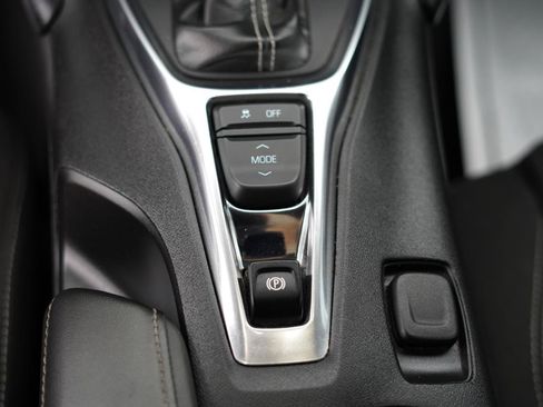 Used 2020 Chevrolet Camaro LT RWD image 15