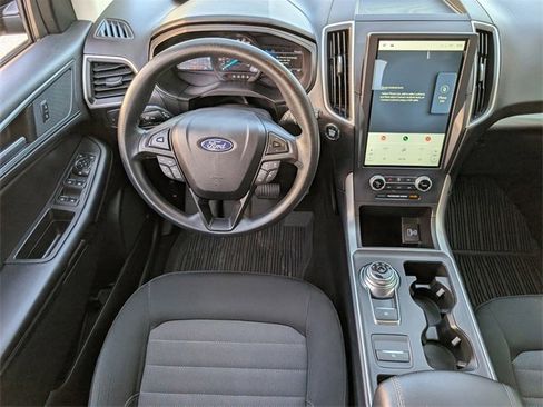 Certified 2023 Ford Edge SE w/ Black Appearance Package image 10