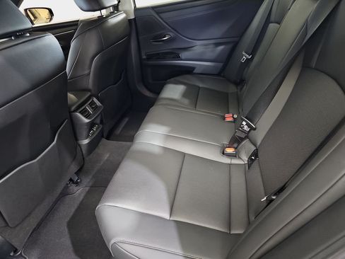 Certified 2025 Lexus ES 300h w/ Premium Package FWD image 13