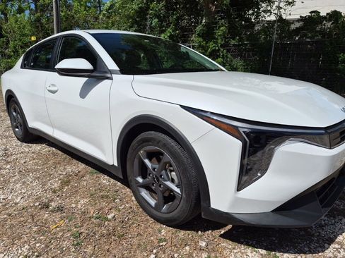 Used 2025 Kia K4 LXS image 4