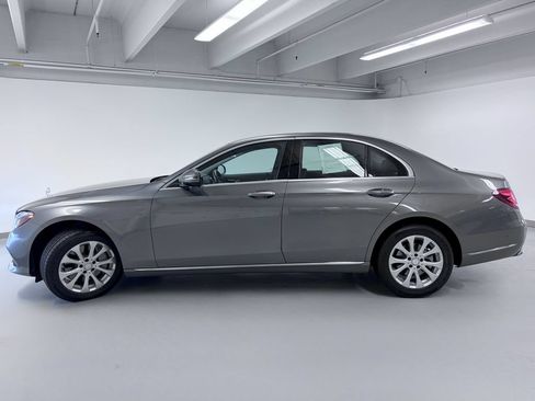 Used 2017 Mercedes-Benz E 300 4MATIC image 4
