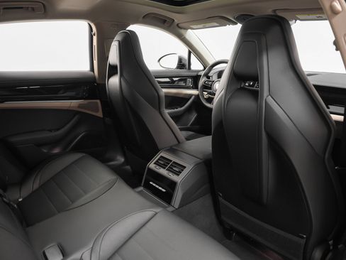 Certified 2026 Porsche Panamera 4 AWD/4WD image 28