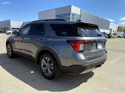 Used 2026 Ford Explorer Active w/ Active Comfort Package AWD/4WD image 9