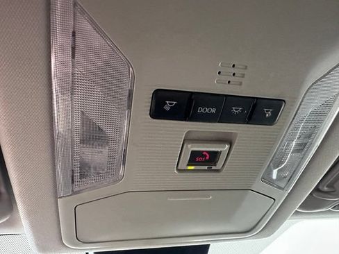 Used 2022 Toyota RAV4 XLE w/ Carpet Mat Package (TMS) AWD/4WD image 30