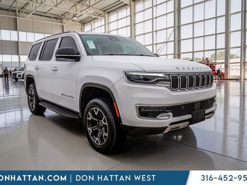 Used 2023 Jeep Wagoneer Series III w/ Preferred Equipment Group AWD/4WD image 42