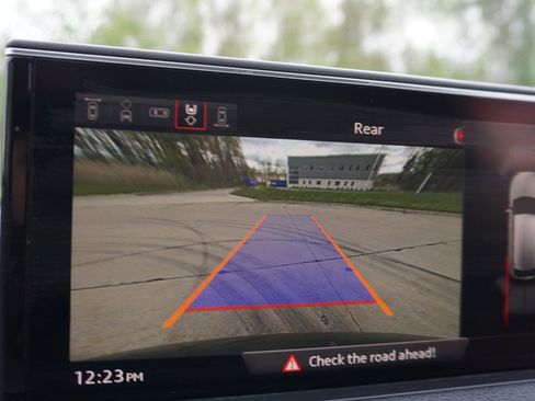 Used 2017 Audi Q7 3.0T Prestige AWD/4WD image 16