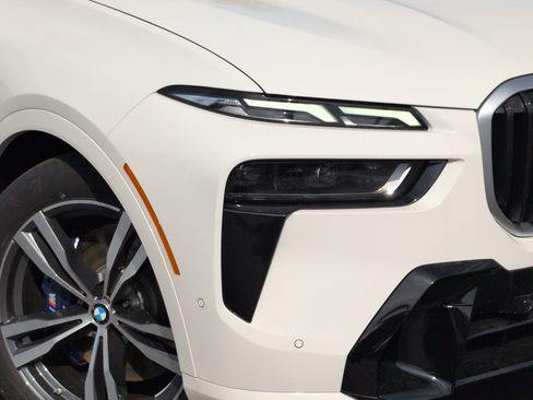 New 2026 BMW X7 M60i AWD/4WD image 6