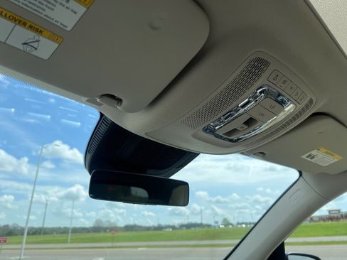 Used 2025 Mercedes-Benz GLS 450 450 4MATIC image 24