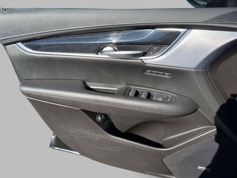 Used 2025 Cadillac XT5 Premium Luxury image 20