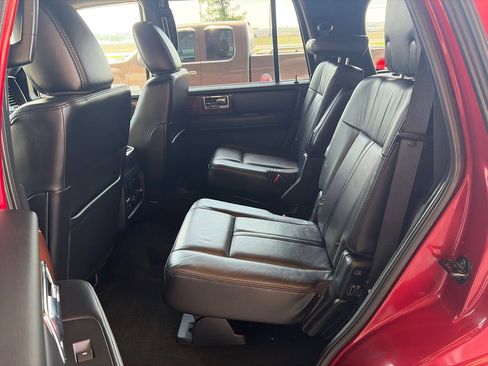 Used 2015 Lincoln Navigator 4WD image 16