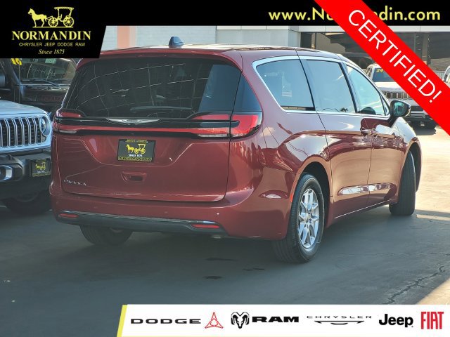 Certified 2024 Chrysler Pacifica Touring-L FWD image 3