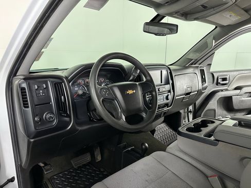 Used 2018 Chevrolet Silverado 1500 Custom w/ Custom Value Package image 2