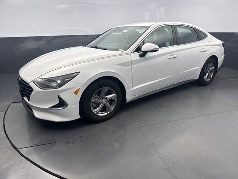 Used 2023 Hyundai Sonata SE image 2