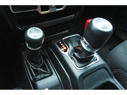 Used 2022 Jeep Gladiator Sport AWD/4WD image 30