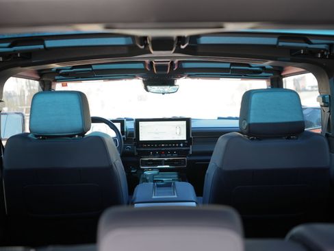 Used 2024 GMC Hummer EV 3X w/ LPO, Illumination Package image 30