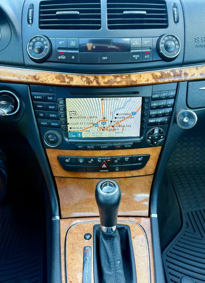 Used 2008 Mercedes-Benz E 350 4MATIC Sedan image 26