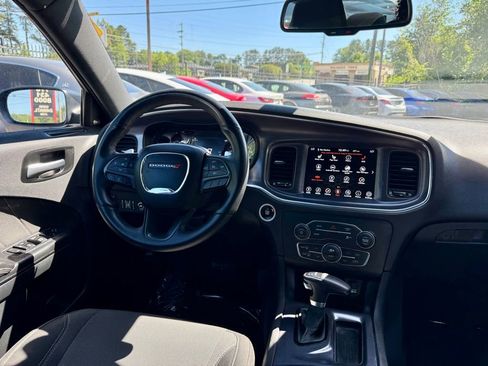 Used 2017 Dodge Charger R/T w/ Blacktop Package RWD image 17