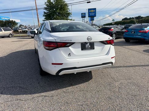 Used 2024 Nissan Sentra SV FWD image 23