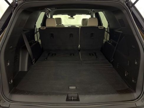 Used 2023 Chevrolet Traverse LS AWD/4WD image 13