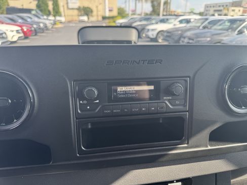 Used 2025 Mercedes-Benz Sprinter 2500 image 29