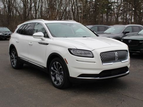 Used 2023 Lincoln Nautilus Reserve image 1