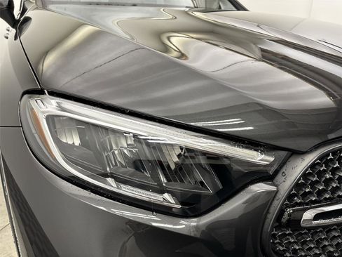 Used 2025 Mercedes-Benz GLC 300 4MATIC image 18