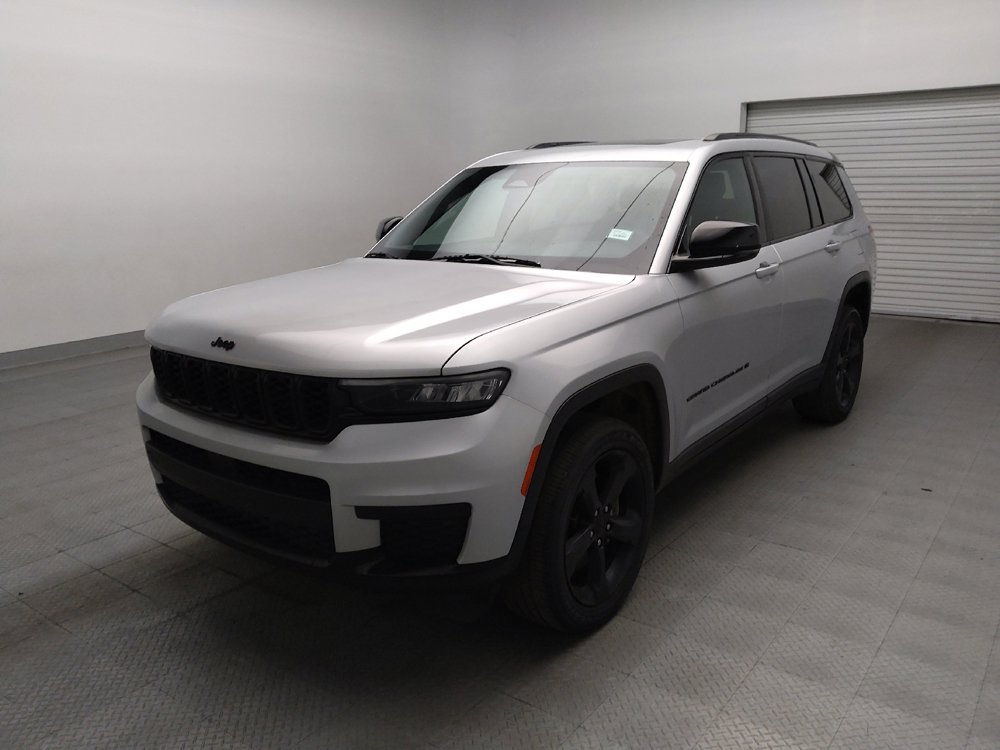 Used 2023 Jeep Grand Cherokee L Laredo RWD image 2