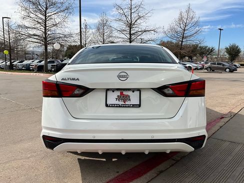 Used 2025 Nissan Altima 2.5 SV image 7
