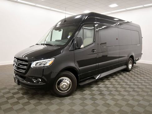 Used 2021 Mercedes-Benz Sprinter 3500 image 2