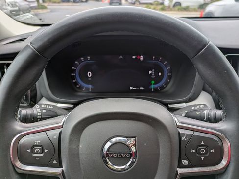 Used 2024 Volvo XC60 B5 Core image 36