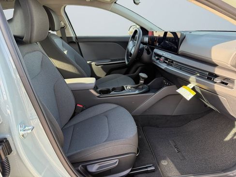 New 2025 Kia K4 LXS image 15