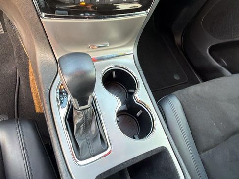 Used 2021 Jeep Grand Cherokee Laredo X RWD image 31