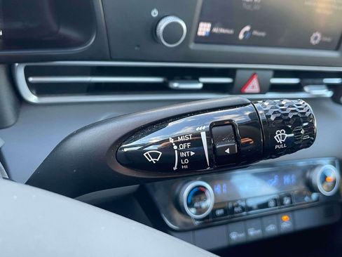 Certified 2023 Hyundai Elantra SEL image 23