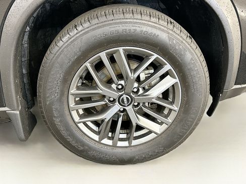 Used 2023 Nissan Rogue S AWD/4WD image 11