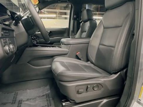Used 2025 Chevrolet Tahoe LT AWD/4WD image 36